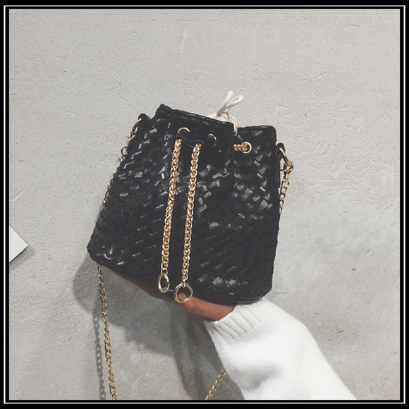 NEW PROVENCE Weaved Drawstring Bucket Bag - Picture 4 of 8